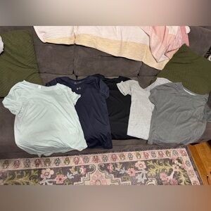 (5) under armour tshirts​​​​